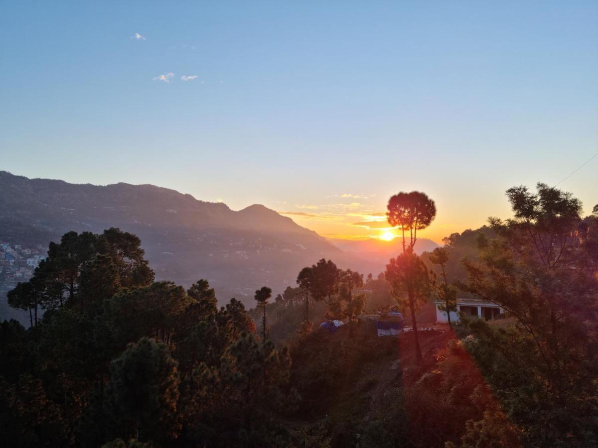 Vista Cottage Solan Bagian luar foto