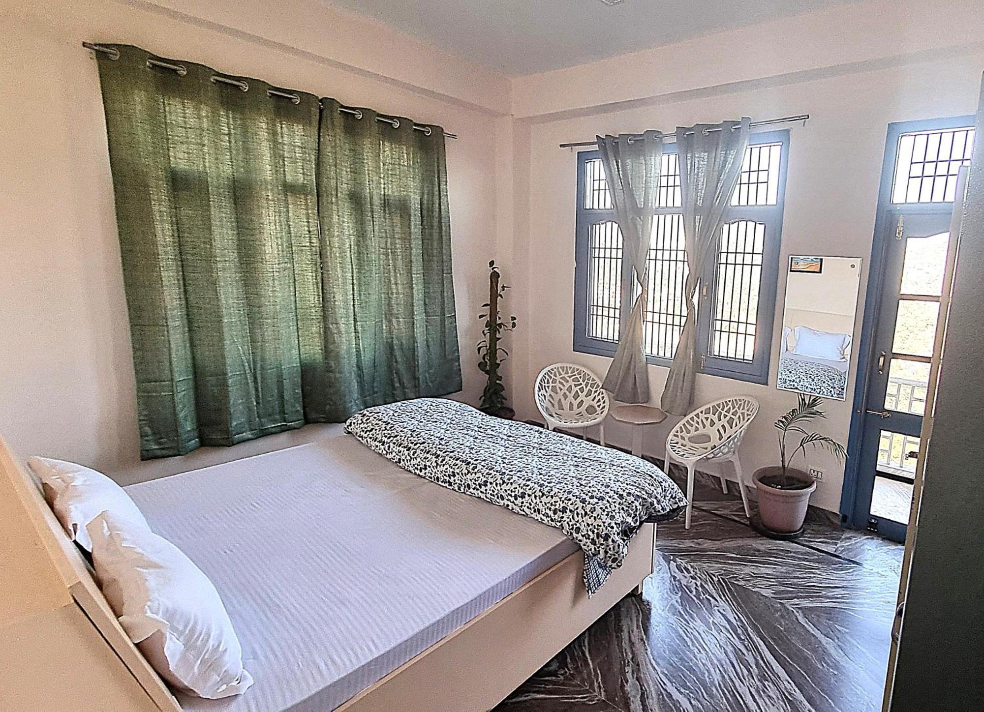 Vista Cottage Solan Bagian luar foto